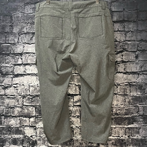 Windriver Outfitting Co. Capris - Picture 2 of 9